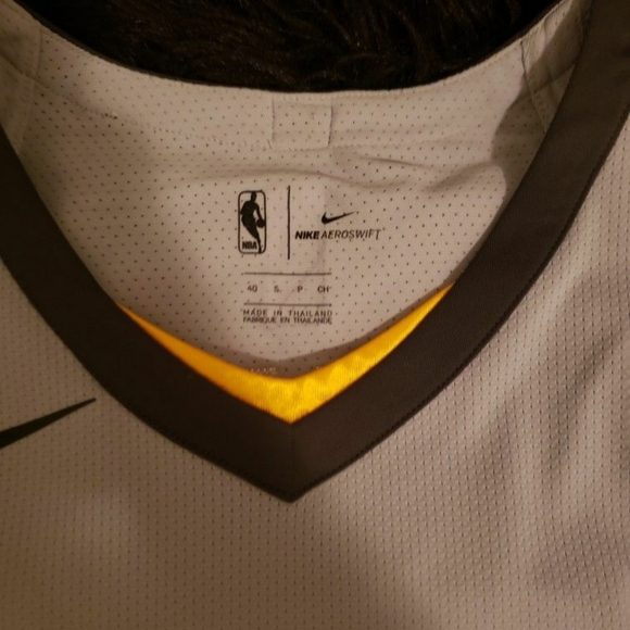 Lebron James jersey - Picture 4 of 9